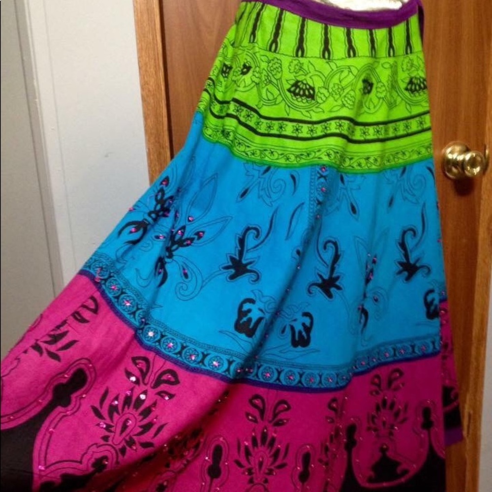 BOHO MAXI SKIRT MULTI COLOR SIZE SMALL ROSY GEE